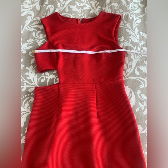 Ribbed Cut Out Dress - Picture 6 of 9